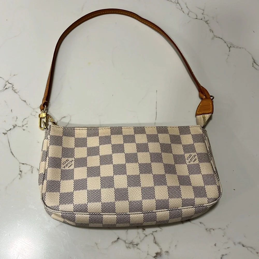 Louis Vuitton Damier Azur - Picture 2 of 7